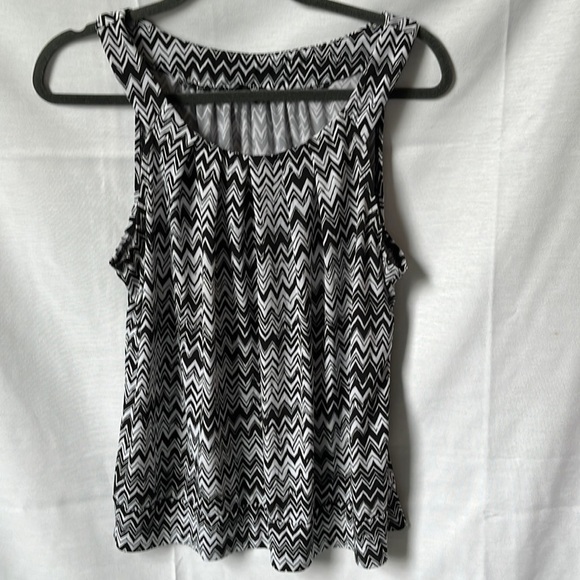 AGB Black & White Sleeveless Blouse - Picture 1 of 14